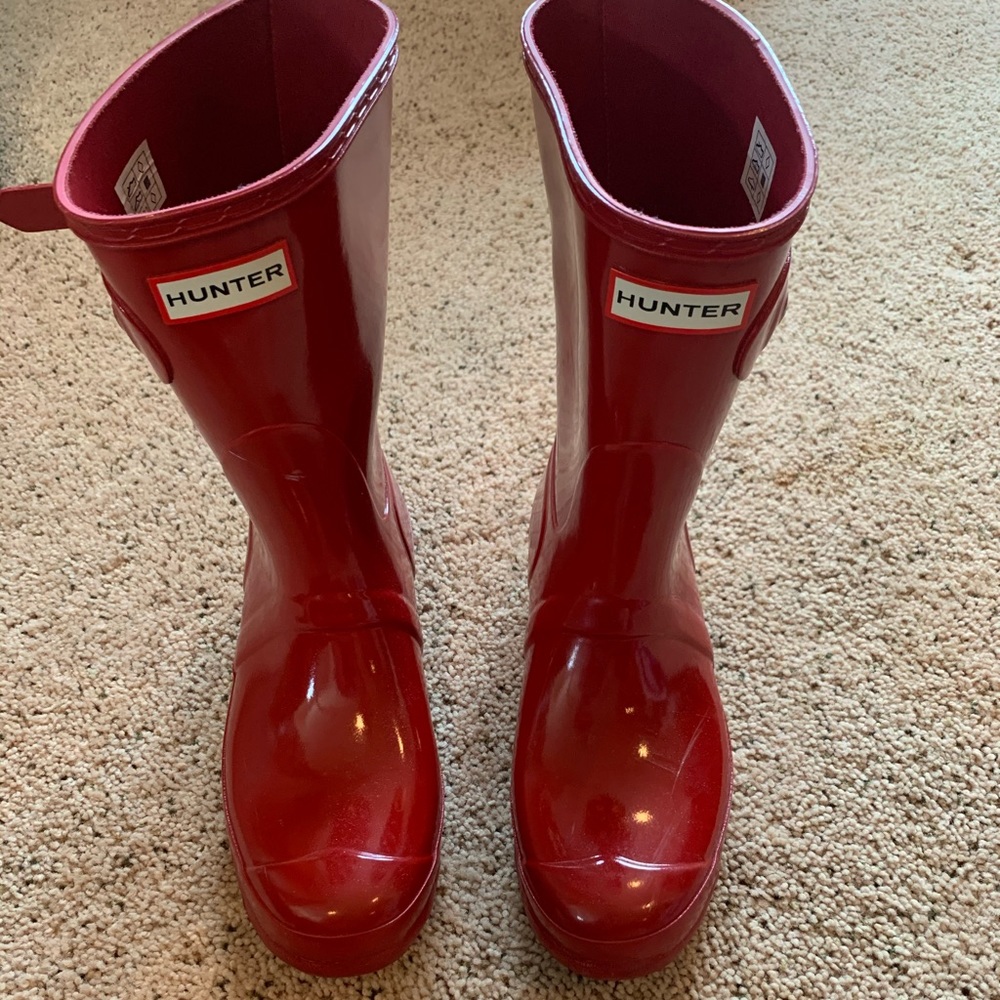 Women’s red gloss Hunter boots short red size 8